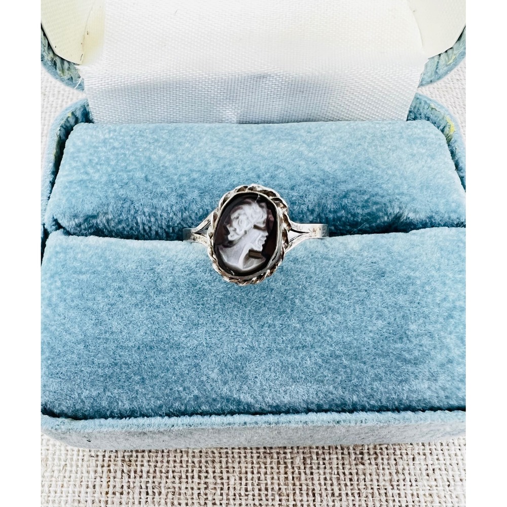 Vintage Italian 800 Silver Black White Shell Cameo Ring Hand Carved size 7